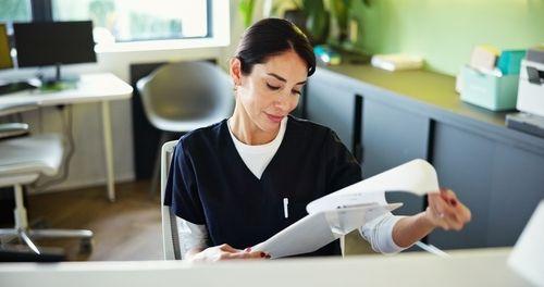 Excelência no Atendimento para Laboratórios: Importância do Recepcionista no Atendimento ao Paciente!